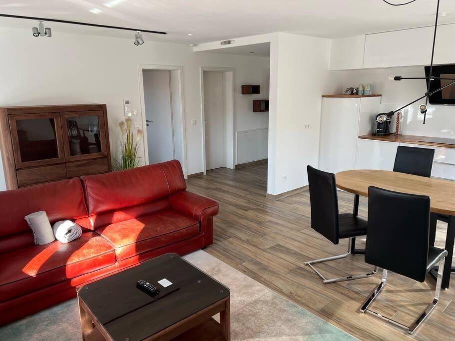 Gemuetliche Wohnung Mit Grosser Terrasse 布鲁克米尔 外观 照片